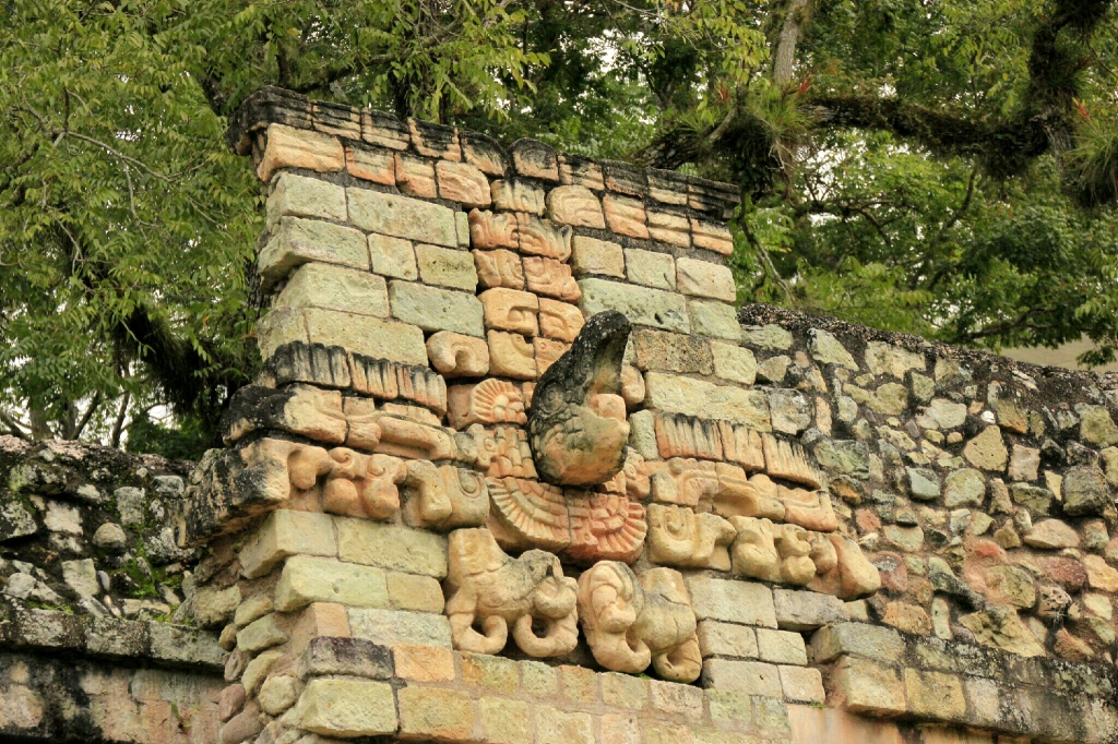 Depiction of Quetzal bird